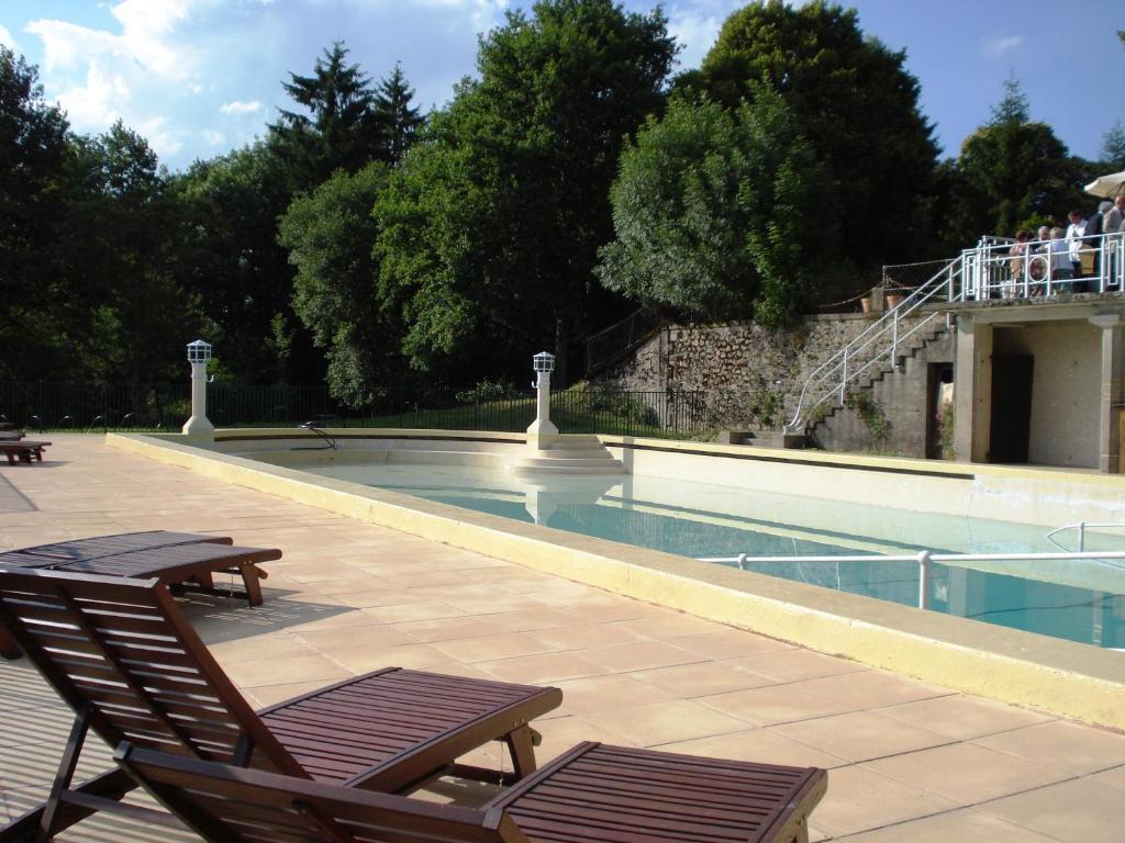 Chateau Le Mialaret Neuvic  Exterior photo